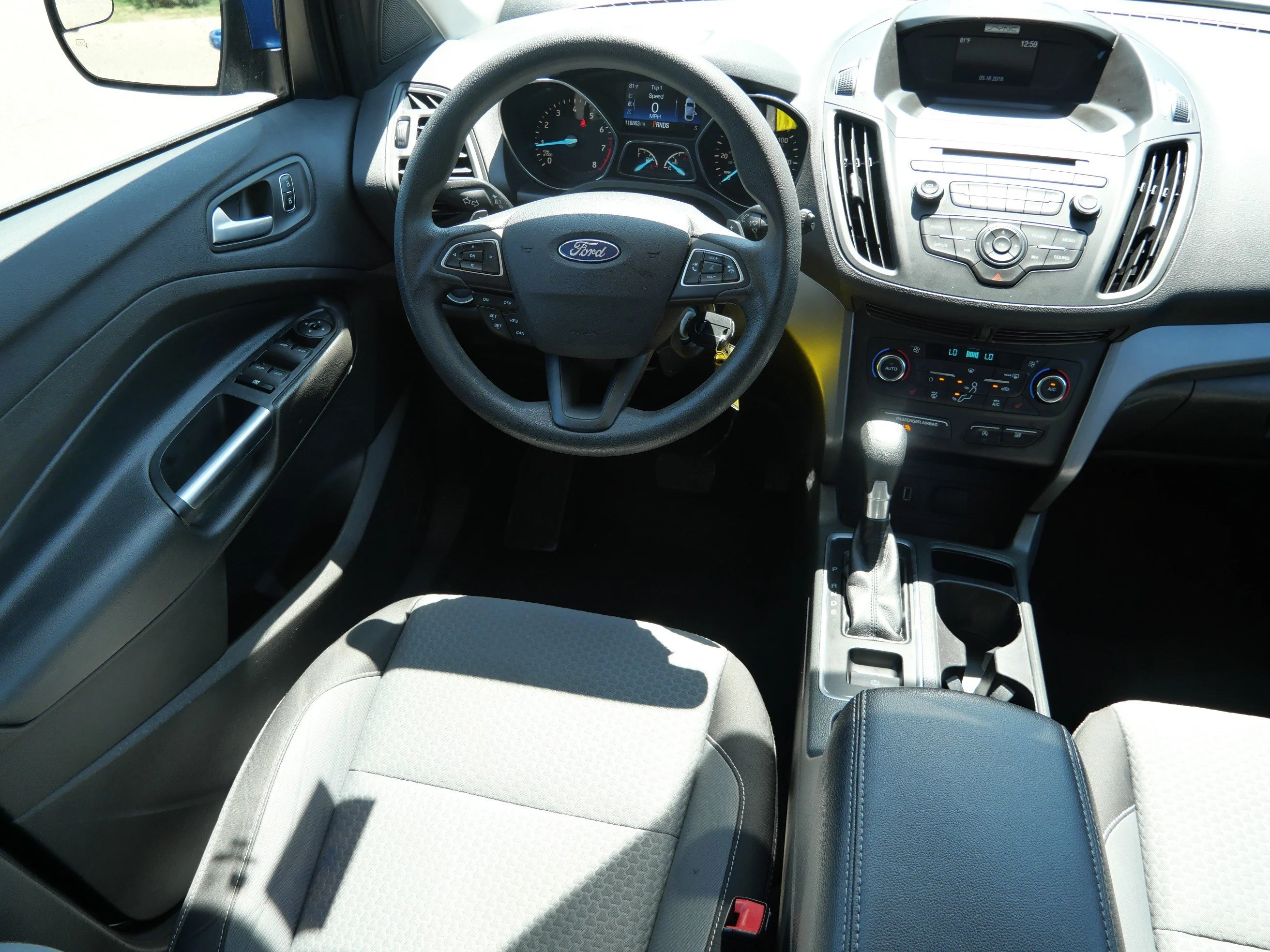 Used 2017 Lightning Blue Metallic Ford SE image 9