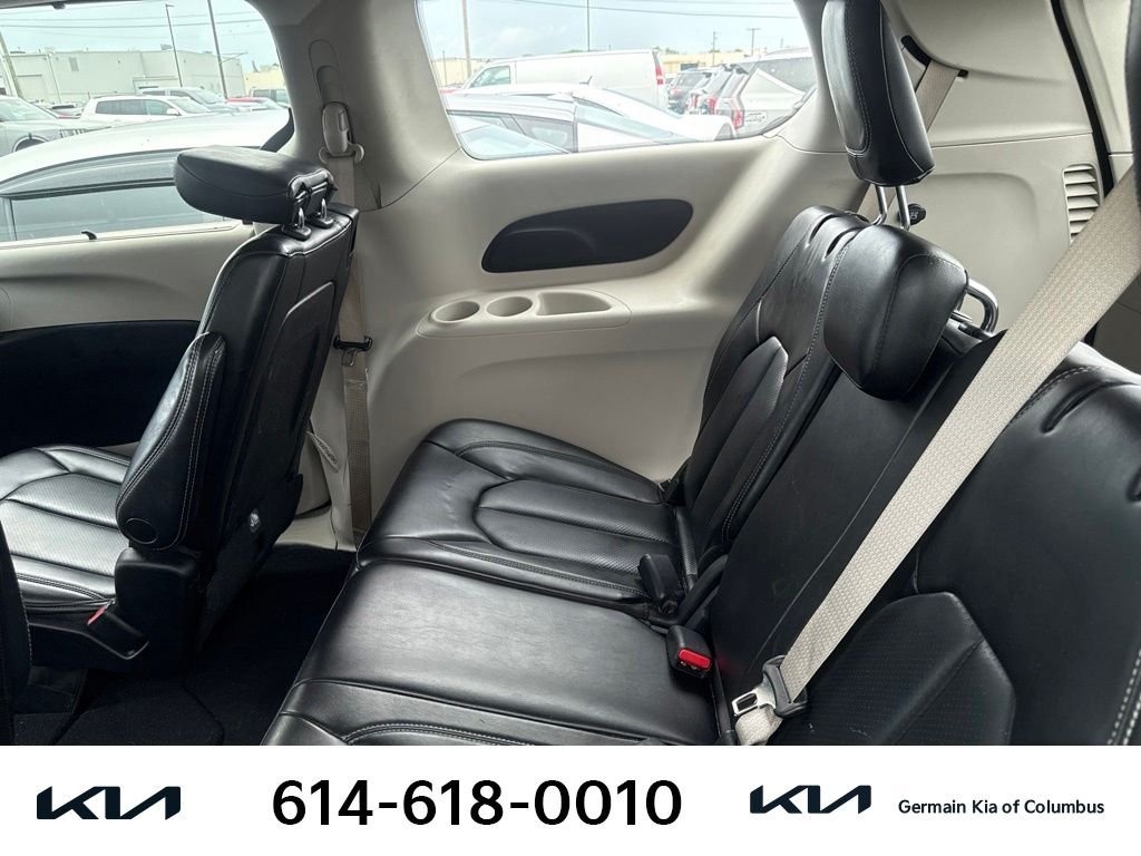 Used 2023 Gray Chrysler Touring L image 10