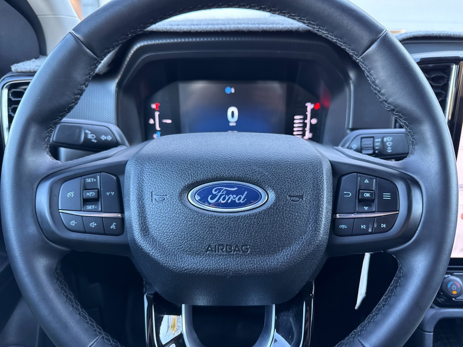 Used 2024 Silver Ford XLT image 23