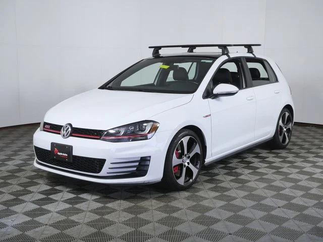 Used 2017 White Volkswagen SE image 5
