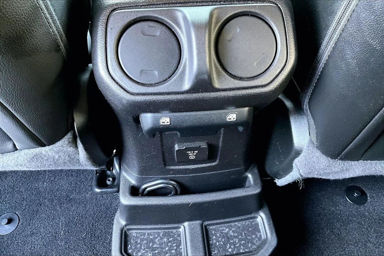 Used 2021 Black Jeep Sahara image 15