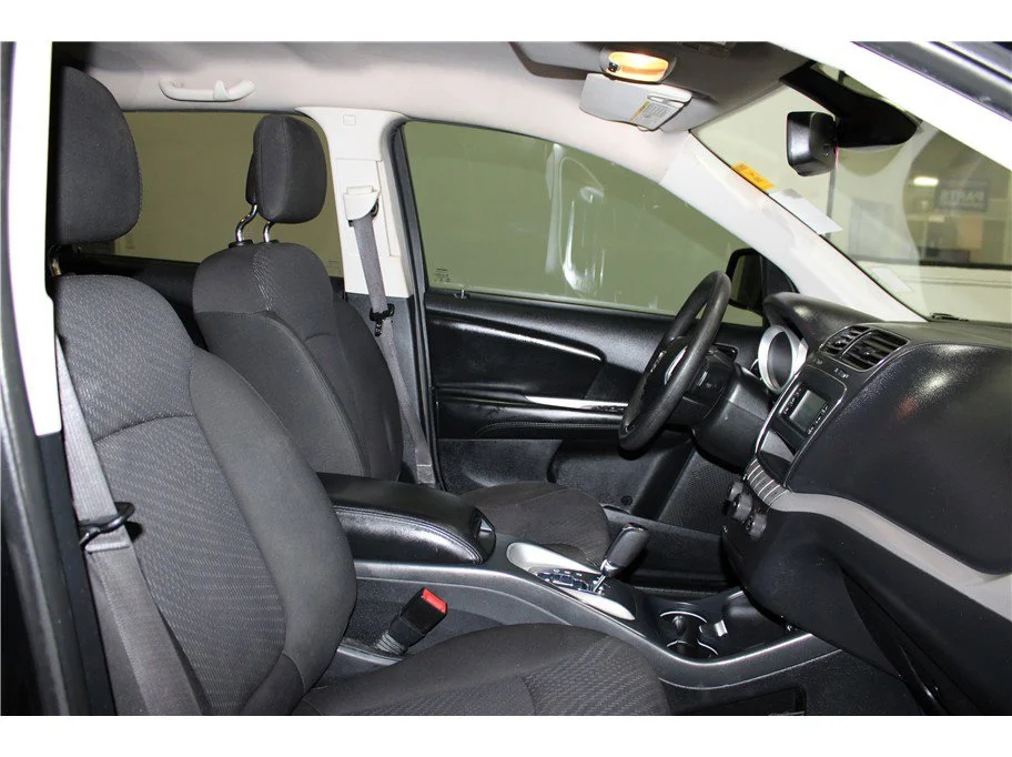 Used 2019 Pitch Black Clearcoat Dodge SE Value Pkg image 23