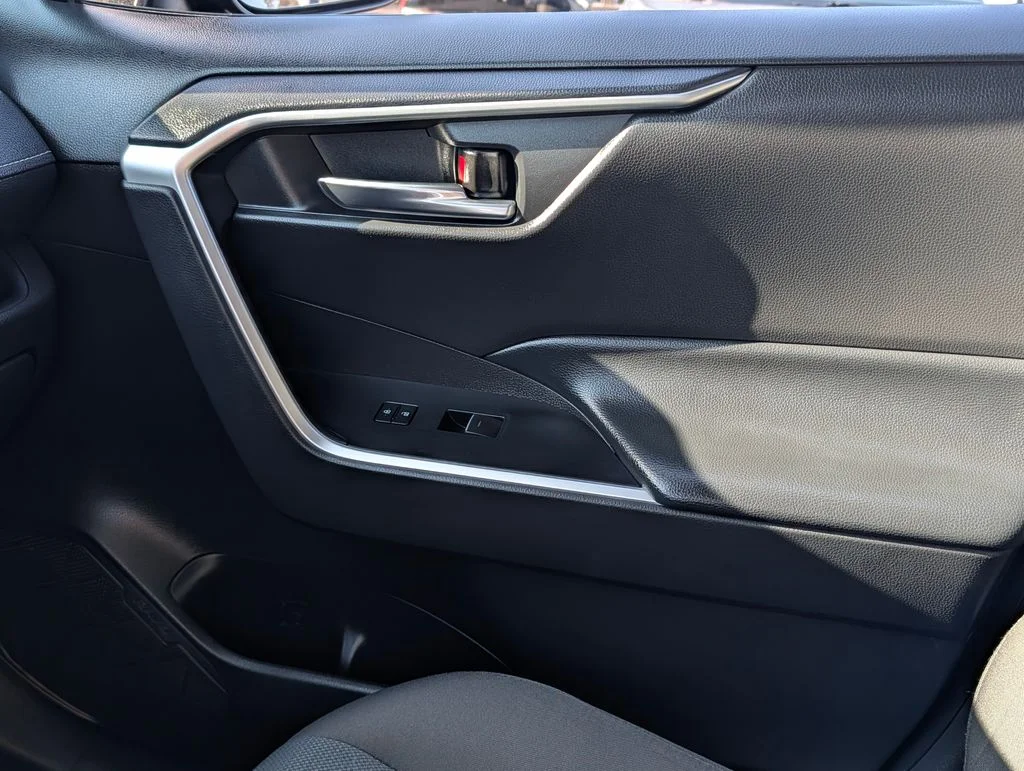 2024 Toyota RAV4 XLE - Photo 23