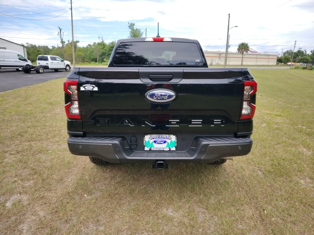 New 2026 Shadow Black Ford XLT image 4