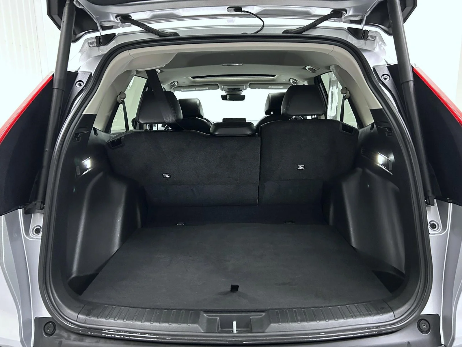 Used 2024 Silver Honda EX-L image 21