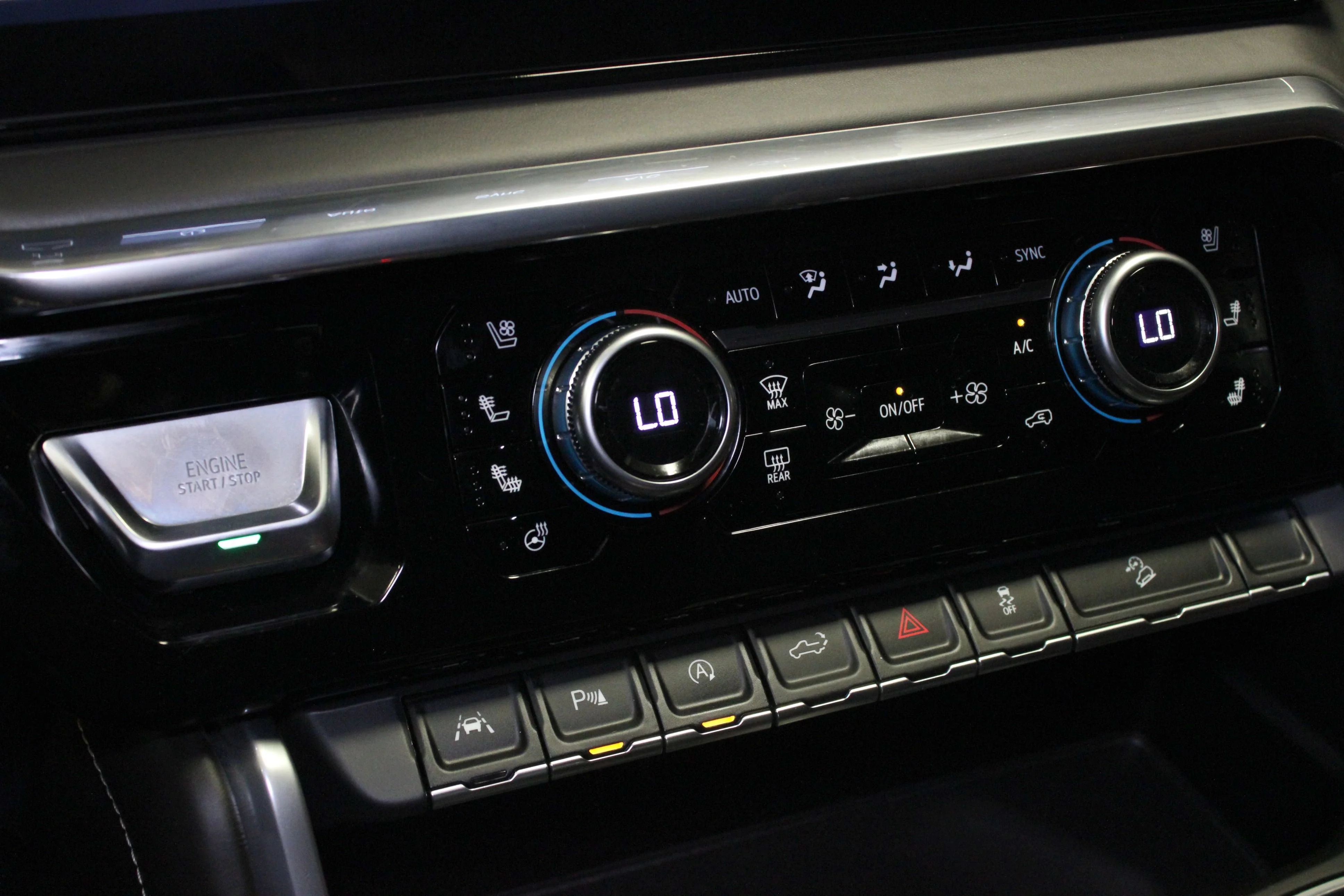 Used 2026 Onyx Black GMC Denali Ultimate image 29
