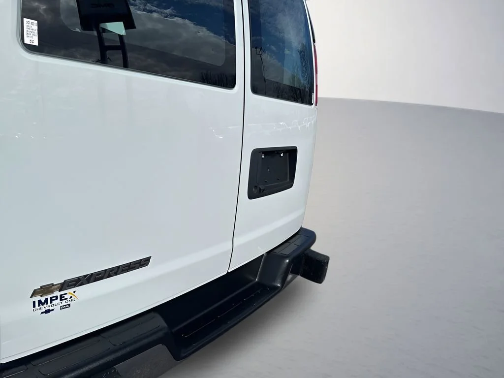 Used 2023 Summit White Chevrolet WT image 29