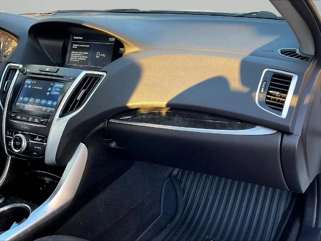 Used 2019 Platinum White Pearl Acura 2.4L image 23