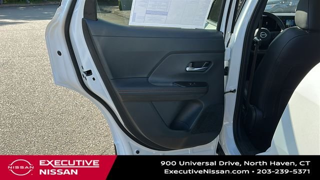 Used 2025 White Nissan SR image 21