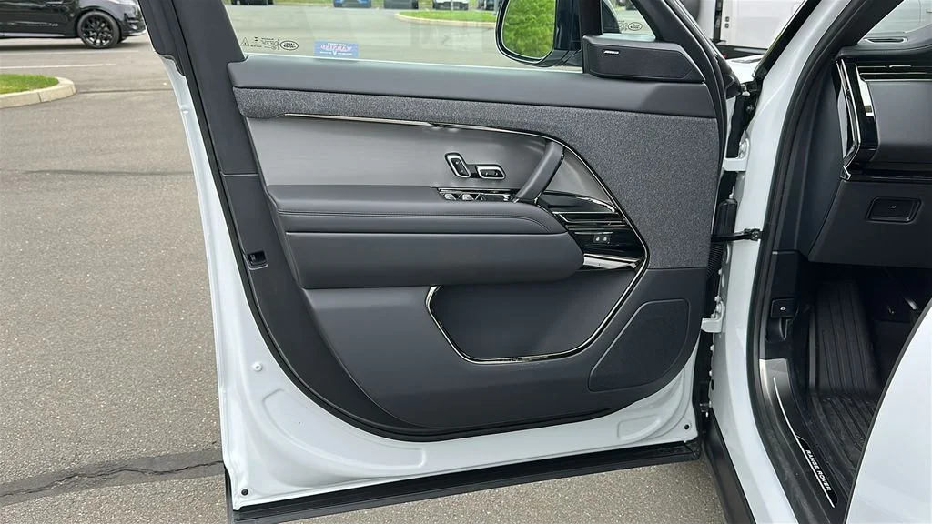 2026 Land Rover Range Rover Sport SE - Photo 8