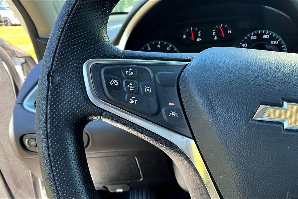 Used 2025 Summit White Chevrolet LT image 11