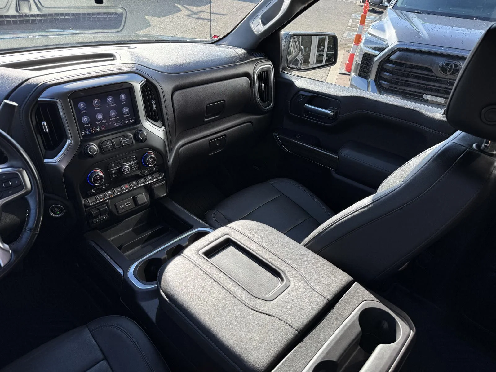 Used 2022 Northsky Blue Metallic Chevrolet RST image 18