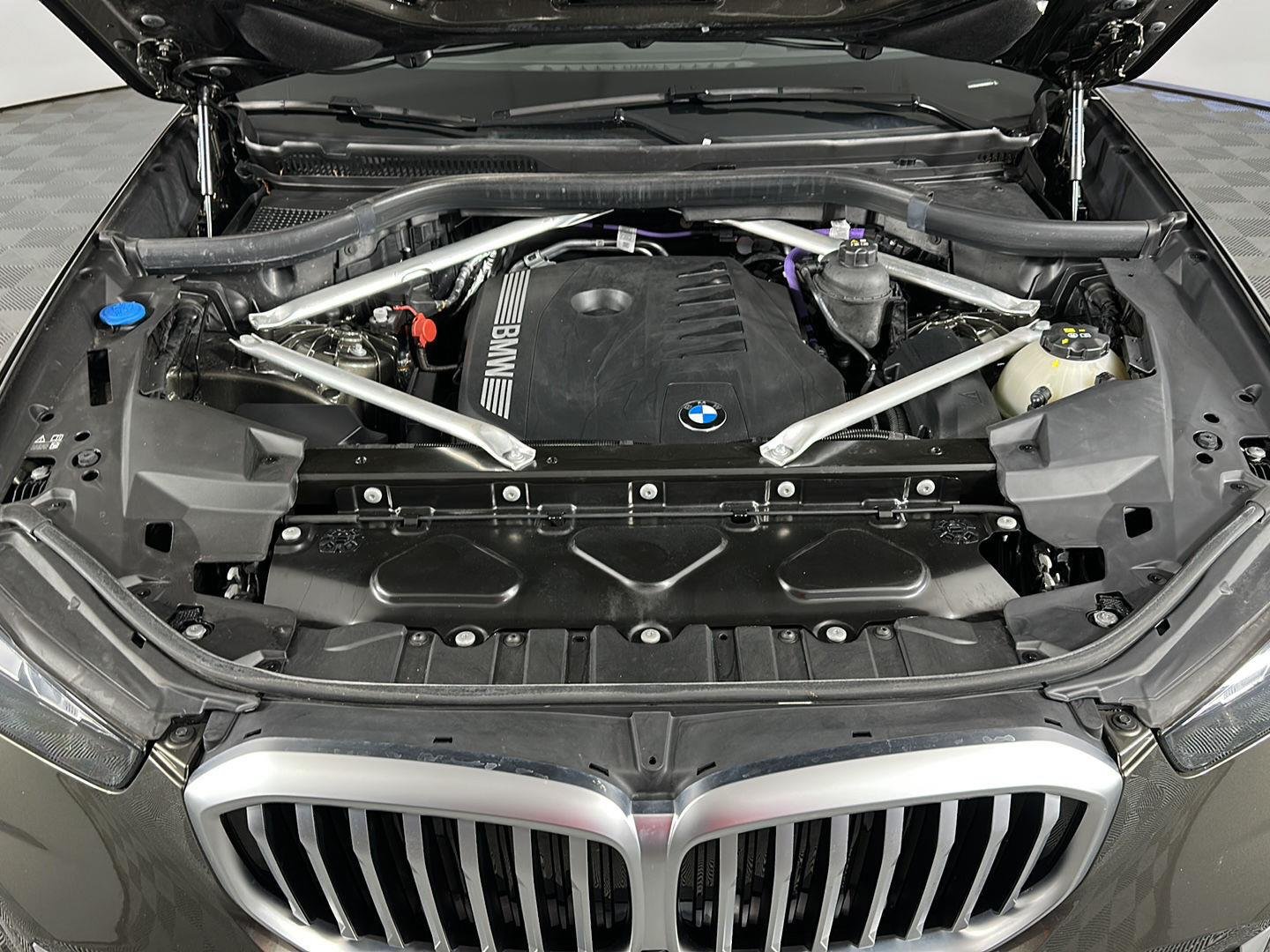 Used 2024 Manhattan Green Metallic BMW xDrive40i image 4