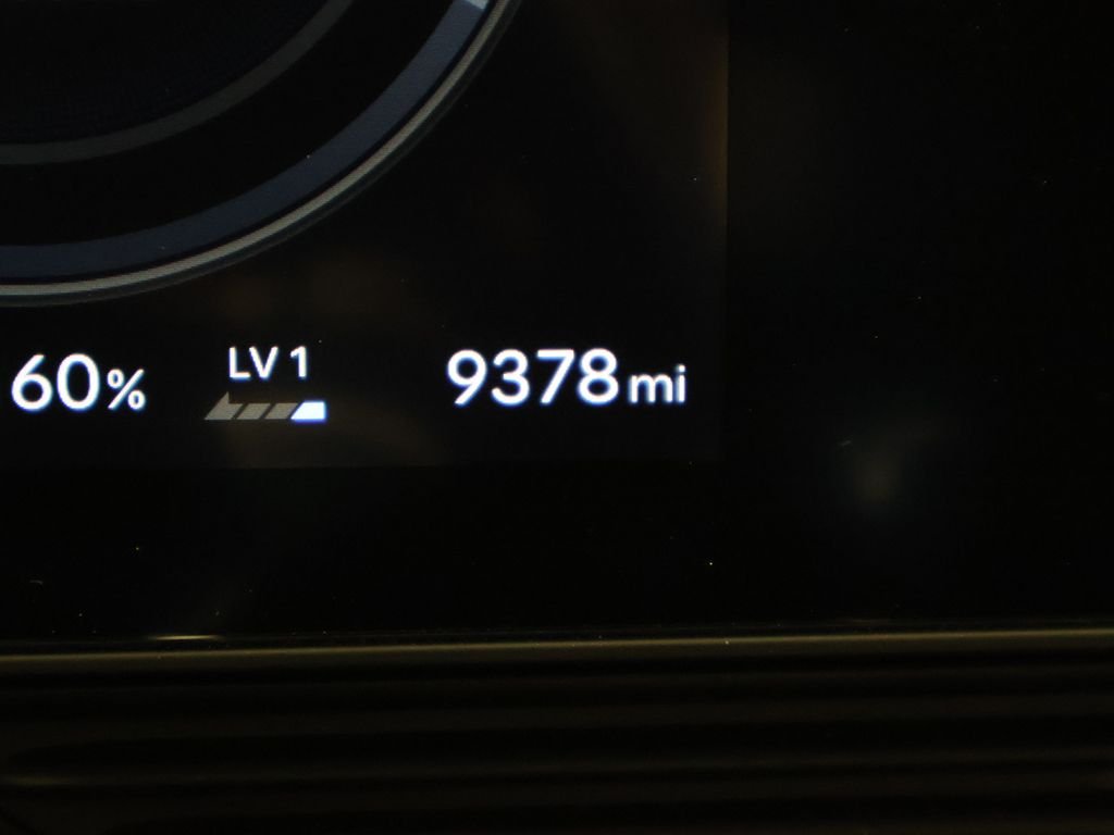 Used 2025 White Hyundai SEL image 38