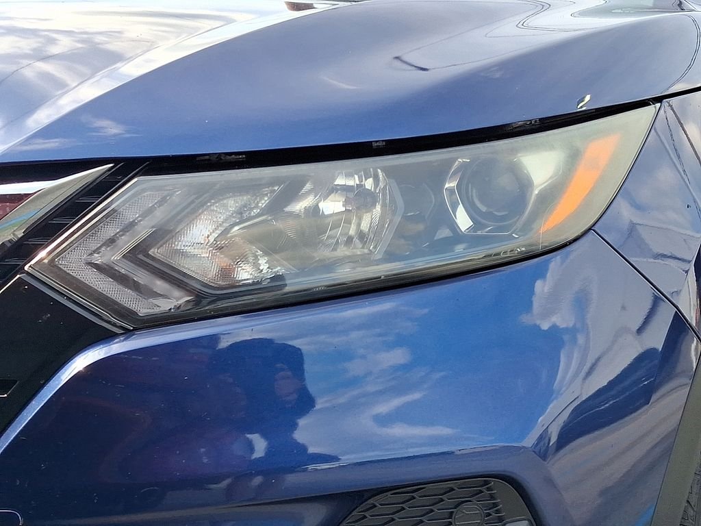 Used 2021 Blue Nissan SV image 8