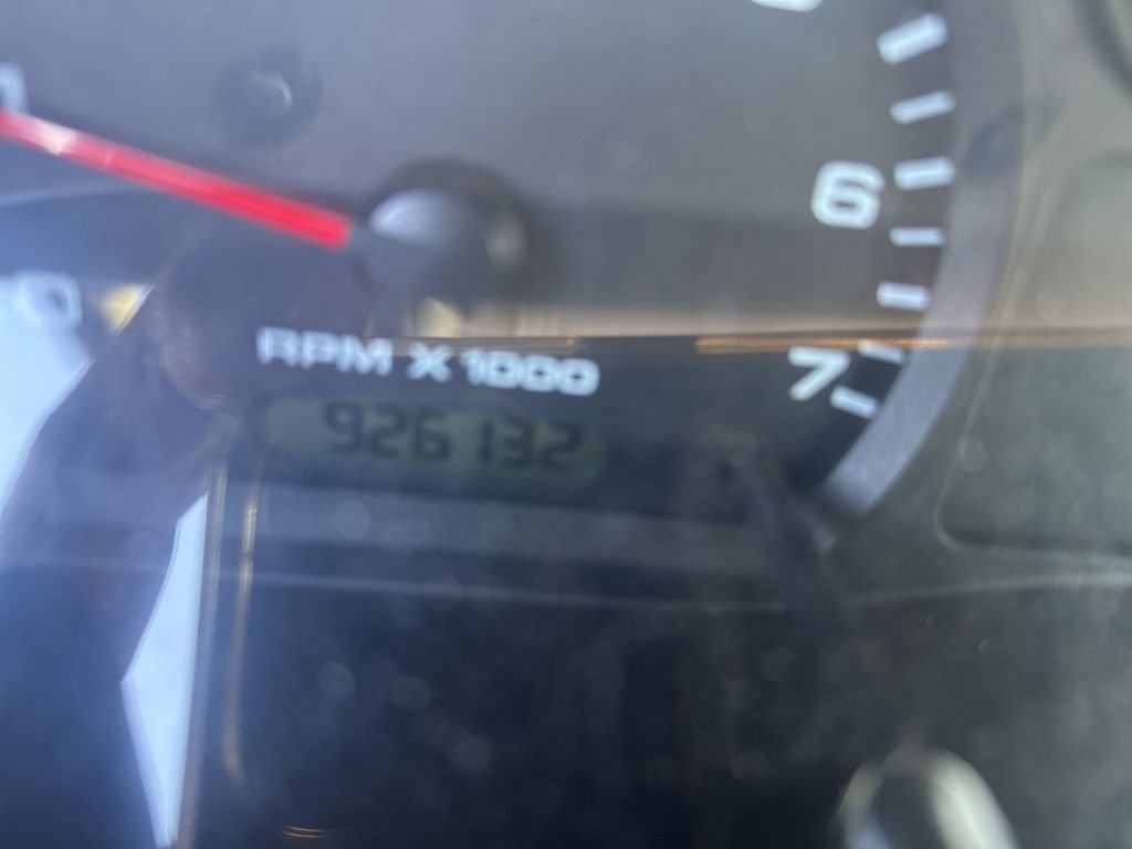 Used 2011 White Ford XL image 1