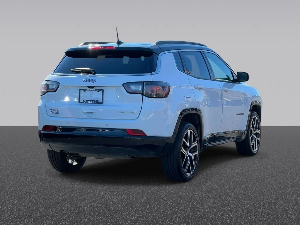 Used 2025 White Jeep Limited image 4