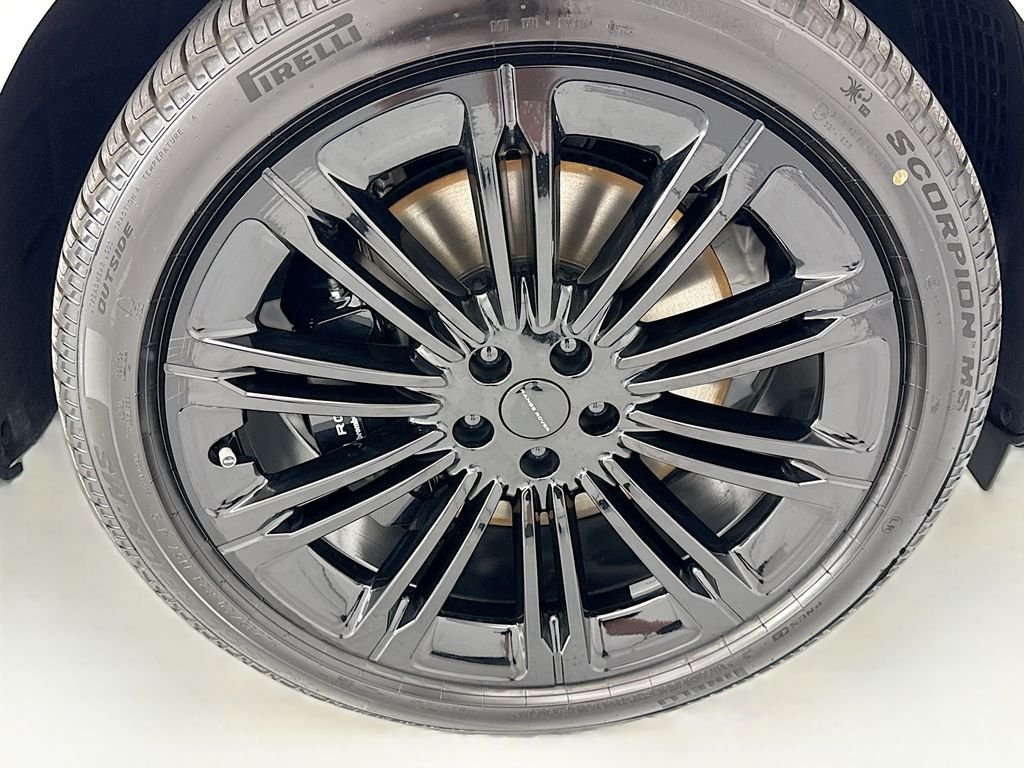 New 2026 Fuji White Land Rover Autobiography image 30