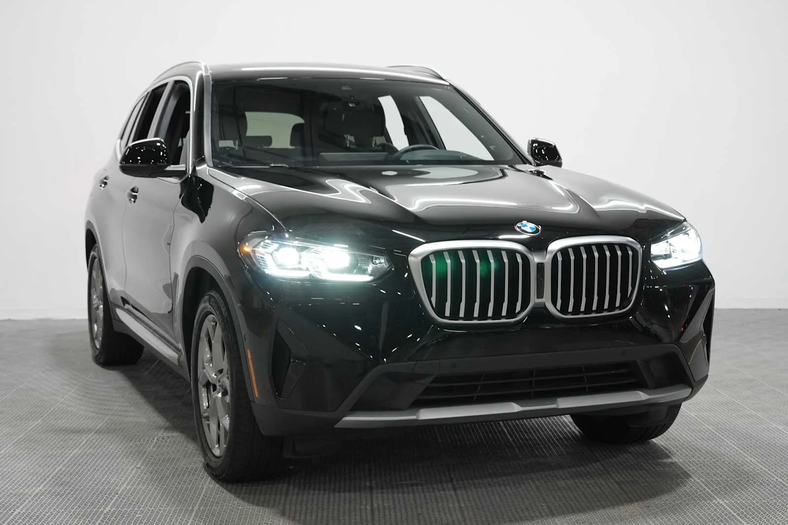 Certified Used 2024 Jet Black BMW xDrive30i image 3