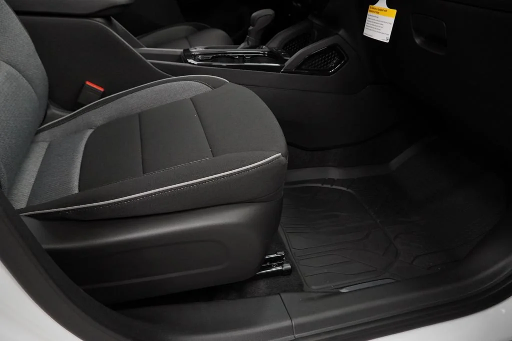 New 2026 Summit White Chevrolet LT image 30
