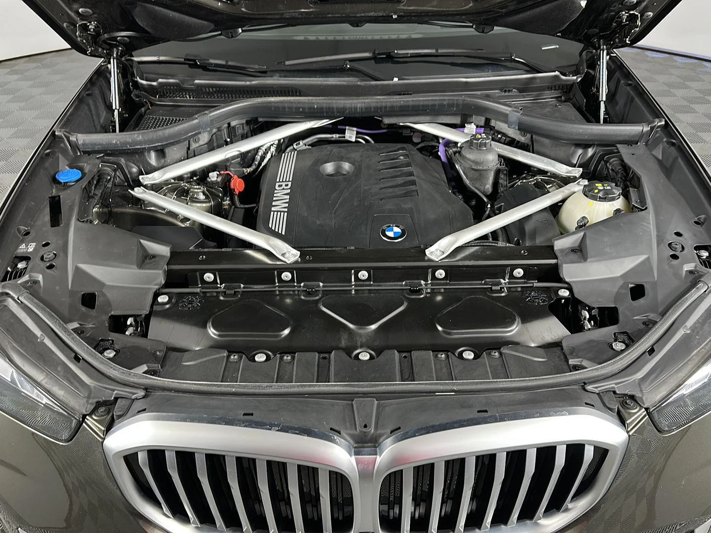 Used 2024 Manhattan Green Metallic BMW xDrive40i image 4