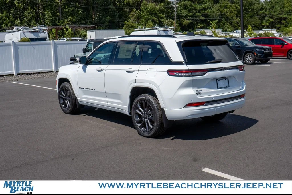 New 2026 Bright White Clear-Coat Exterior Paint Jeep Limited Reserve image 4