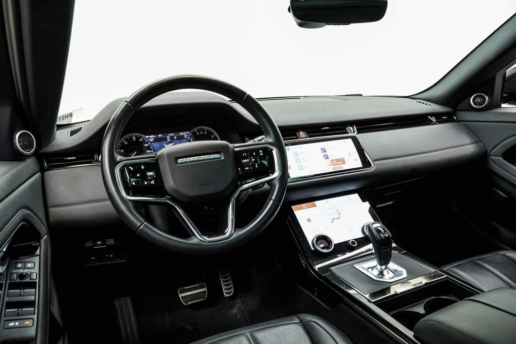 Used 2023 Black Land Rover R-Dynamic SE image 5