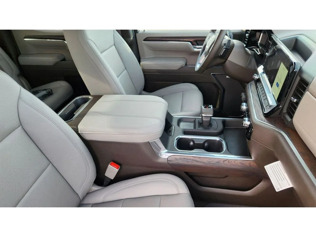 2026 GMC Sierra 1500 SLT - Photo 17