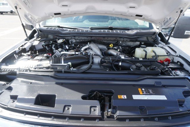 Used 2025 Oxford White Ford XLT image 36