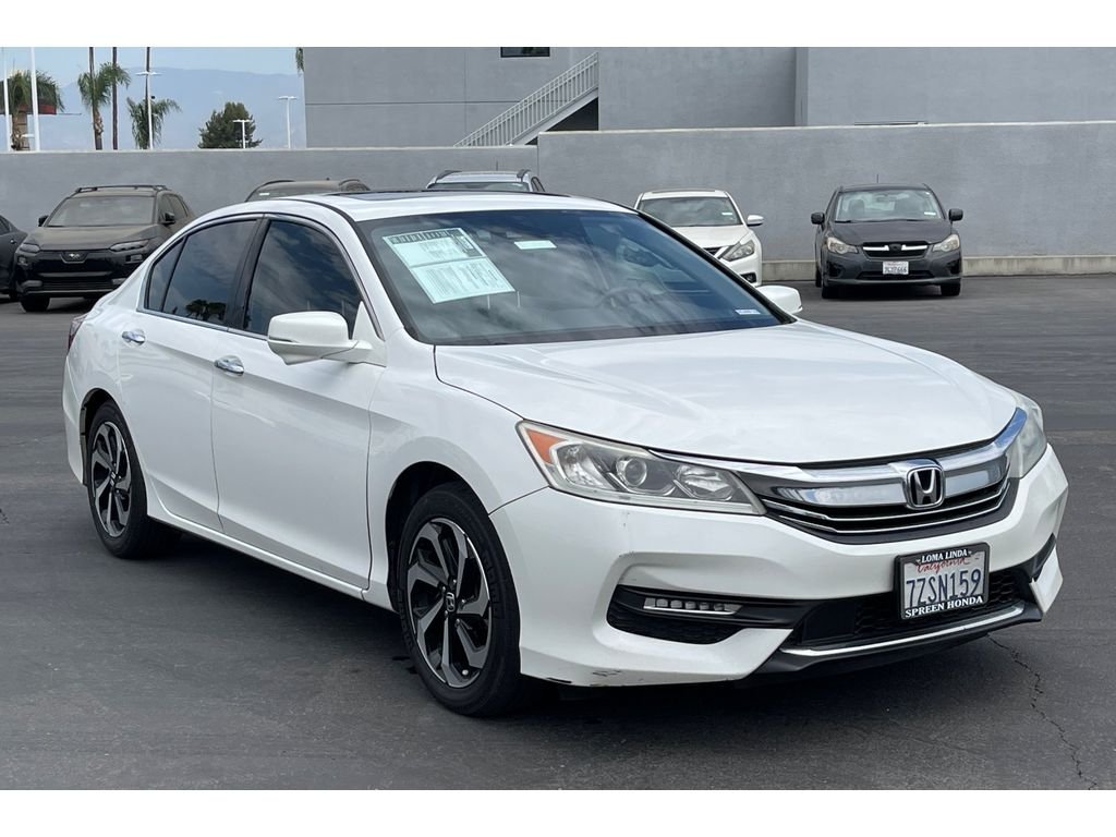 Used 2017 White Orchid Pearl Honda EX image 8