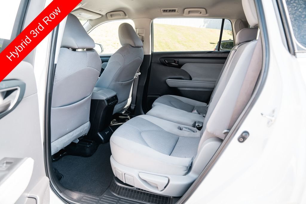 Used 2023 Wind Chill Pearl Toyota LE image 26