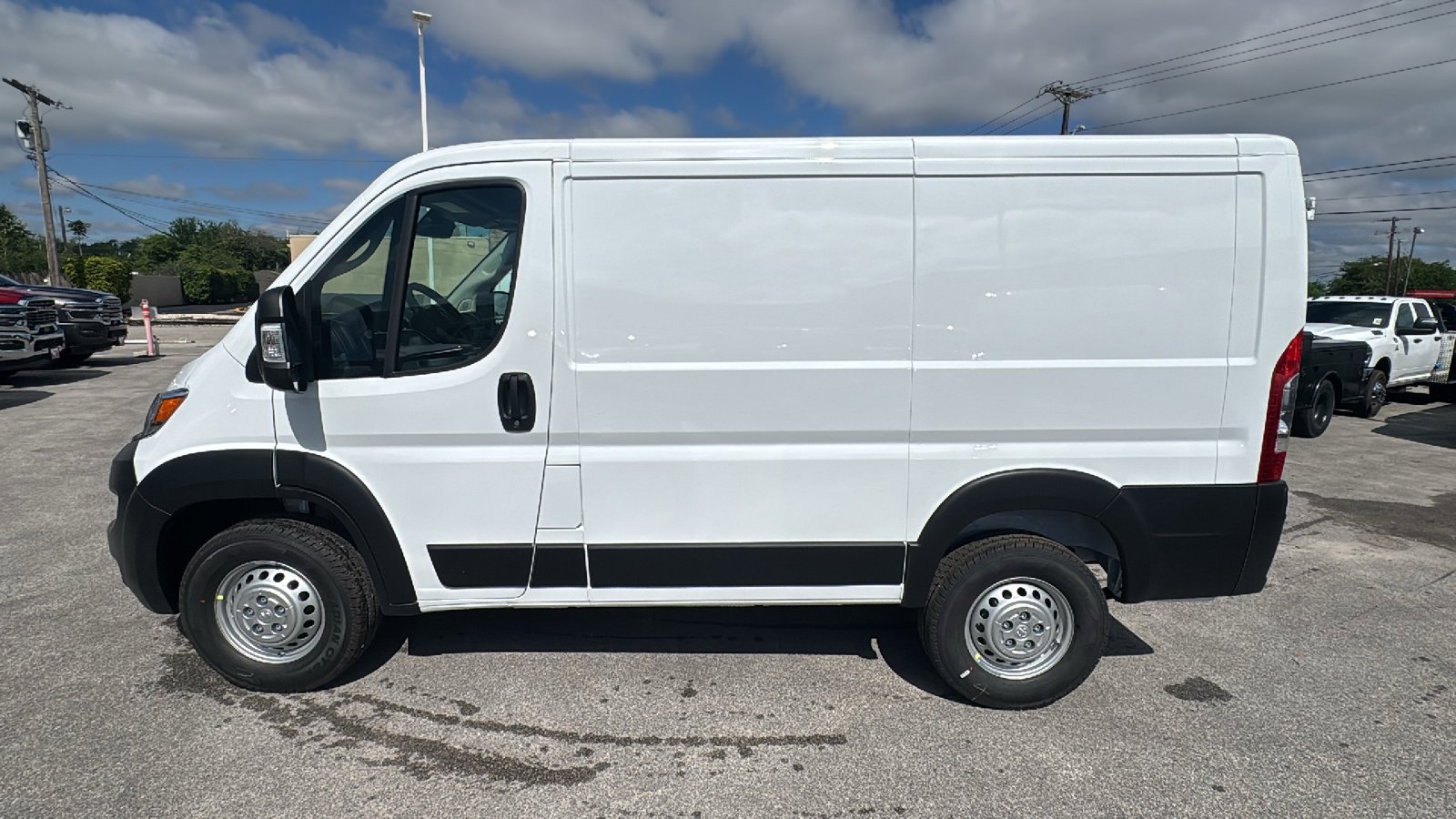 New 2026 Bright White Clear-Coat Exterior Paint RAM Tradesman image 8