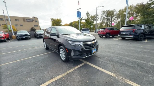 Used 2022 Chevrolet Equinox LT with VIN 3GNAXKEV0NL295568 for sale in Valparaiso, IN