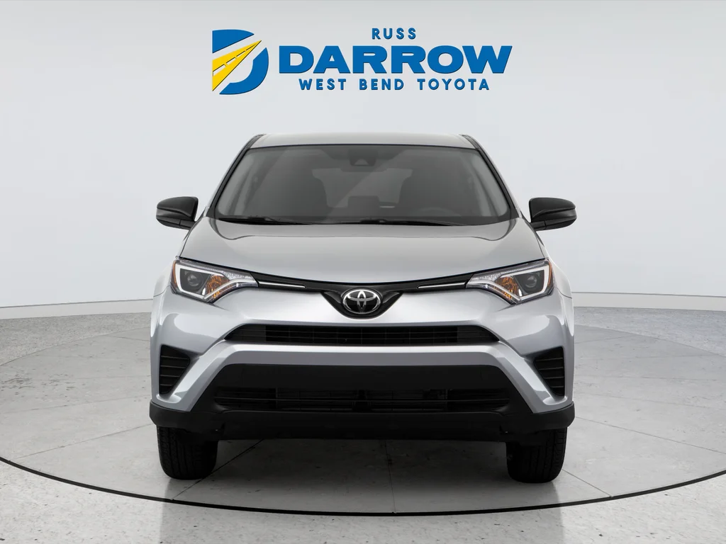 Used 2018 Silver Toyota LE image 11