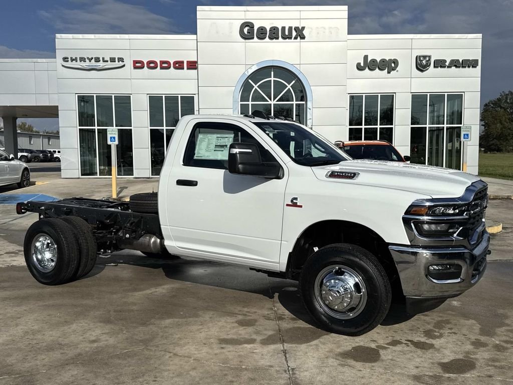 2026 RAM 3500 Chassis Tradesman Regular Cab DRW 4WD