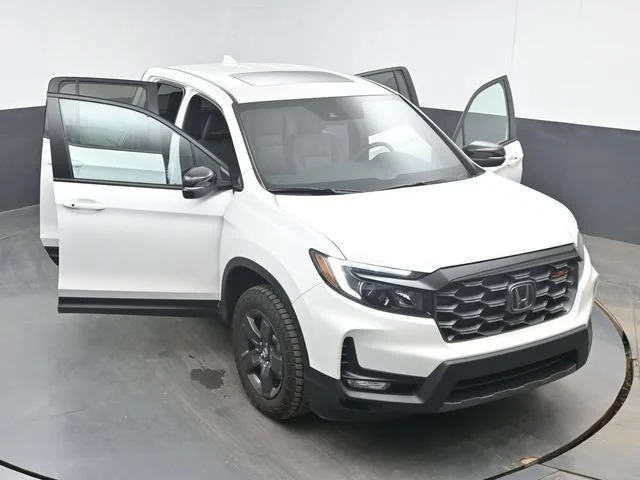 Certified Used 2026 Platinum White Pearl Honda TrailSport image 103