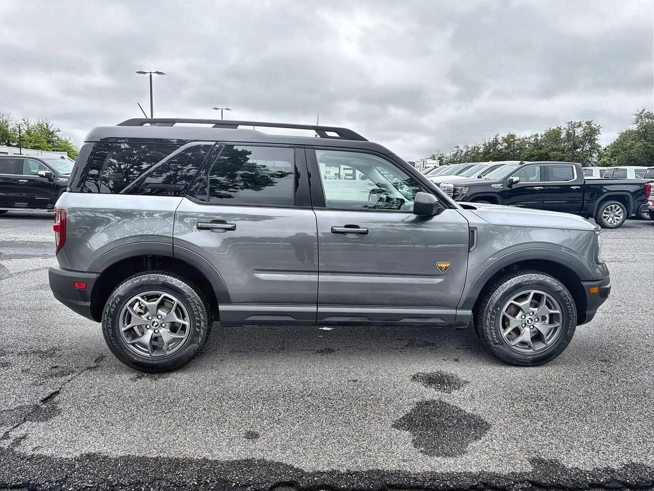 Used 2021 Gray Ford Badlands image 9