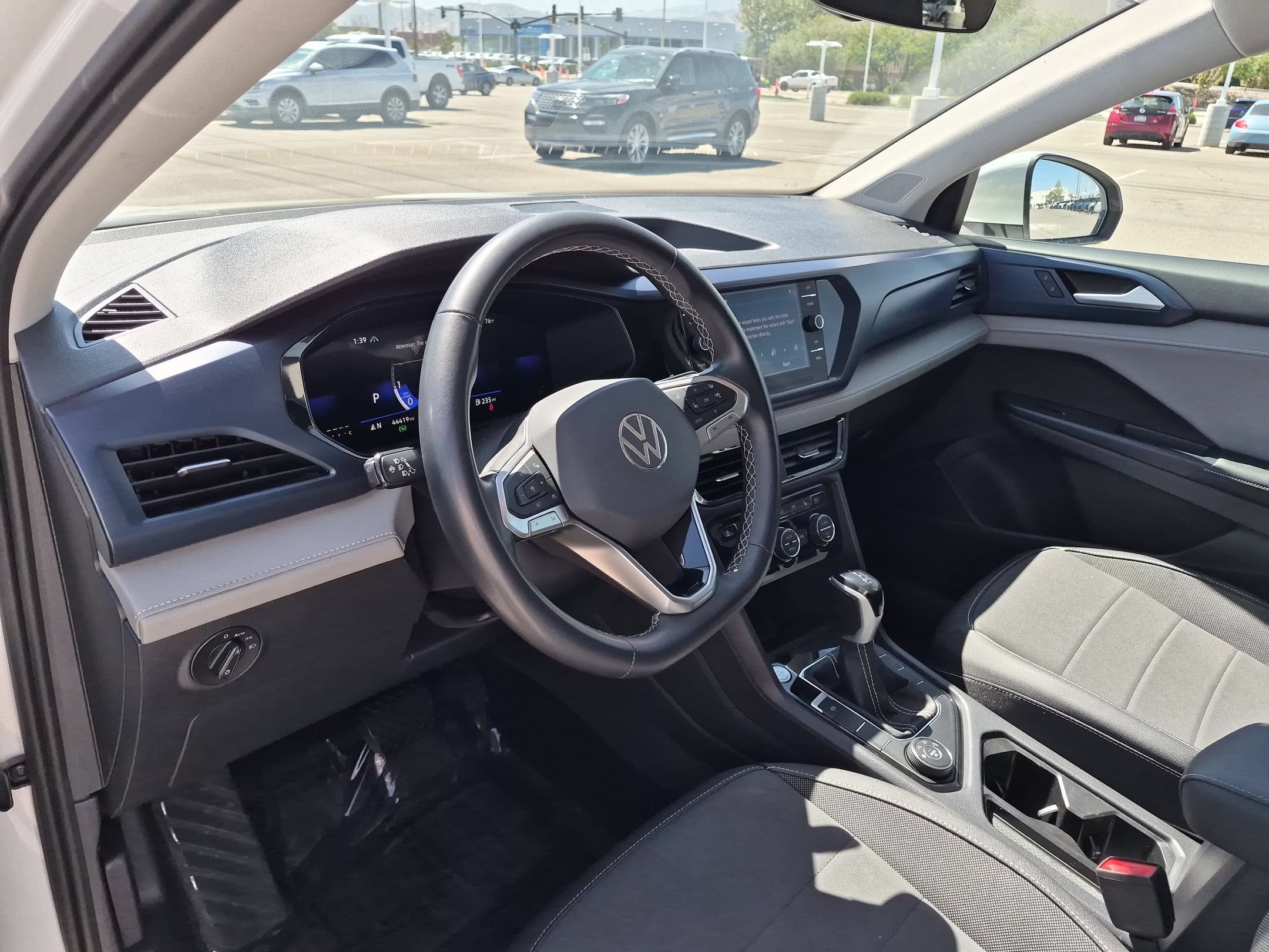 Used 2024 White Volkswagen SE image 14