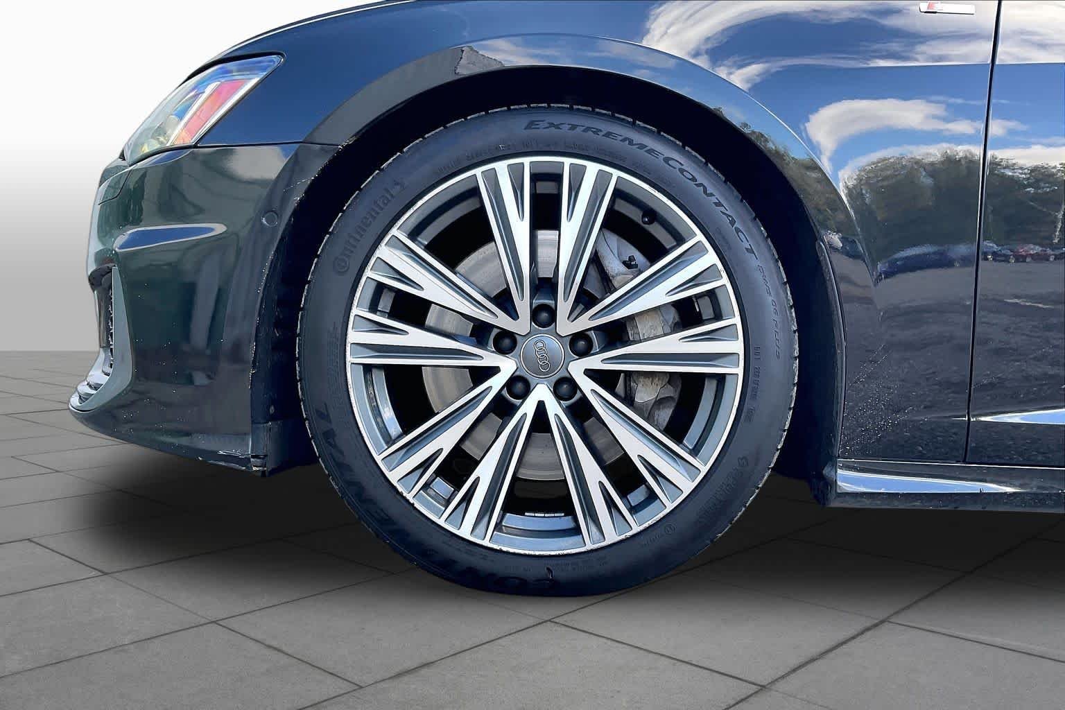 Used 2019 Mythos Black Metallic Audi Premium Plus image 10