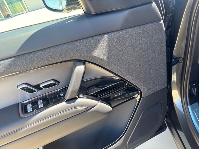 New 2026 Carpathian Grey Land Rover Dynamic SE image 11