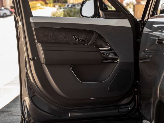 New 2026 Carpathian Grey Land Rover Dynamic SE image 12