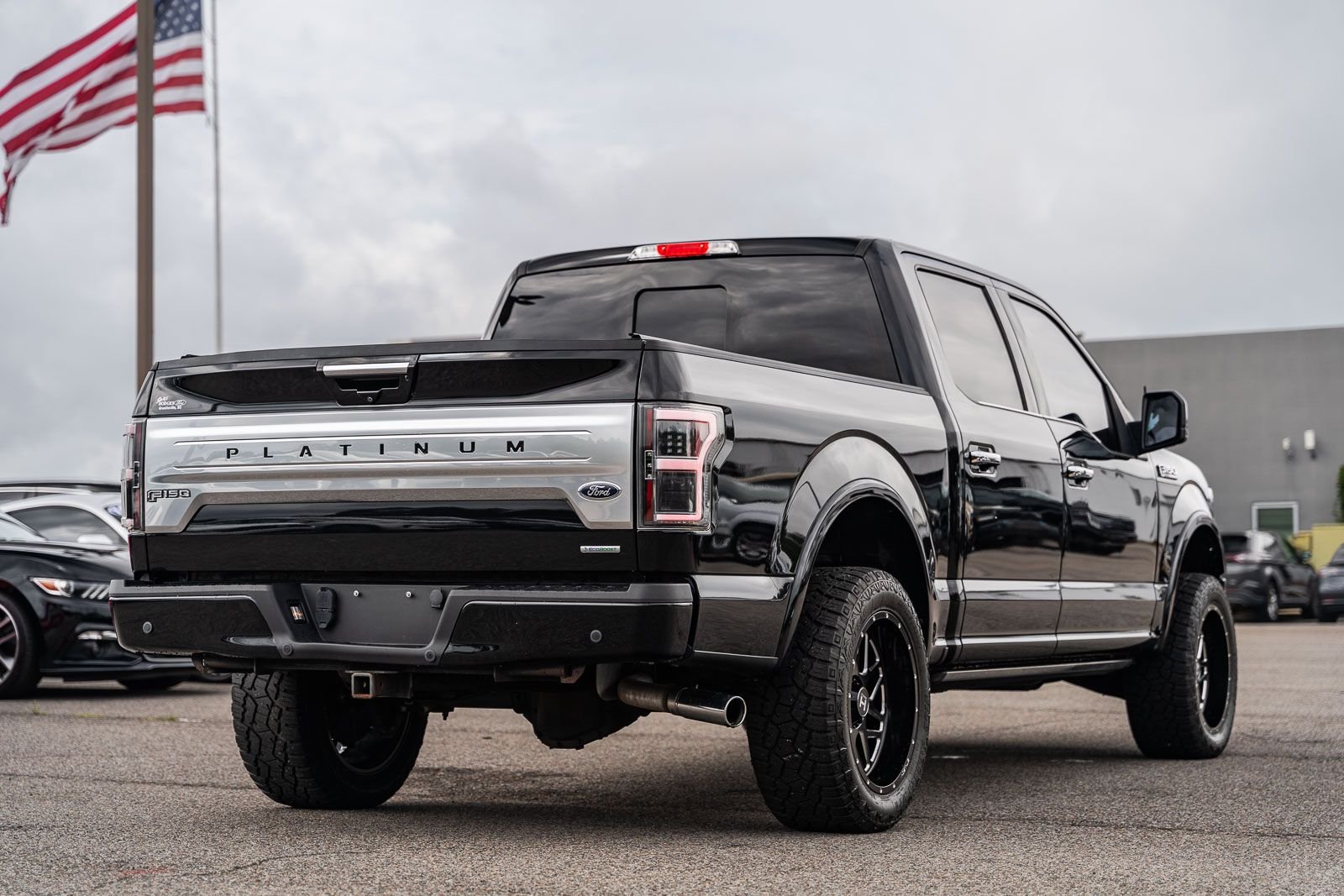 Used 2018 Black Ford Platinum image 6