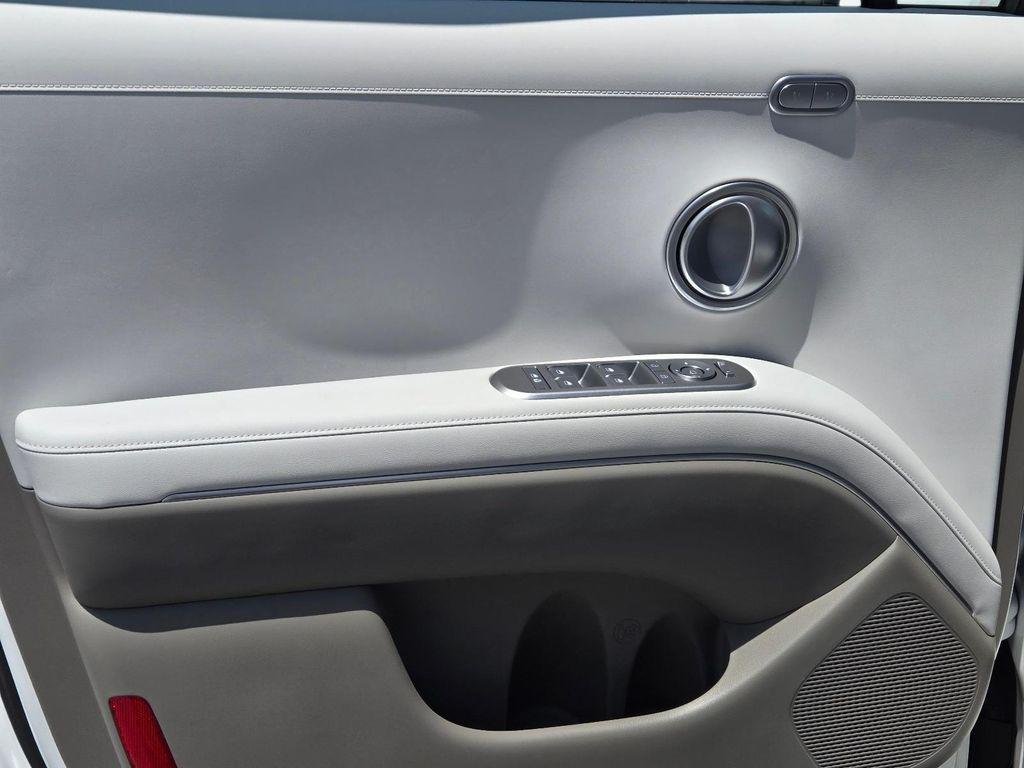 New 2026 White Hyundai SEL Premium FWD image 13