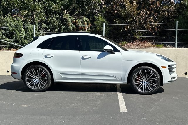 Used 2017  Porsche Turbo image 6