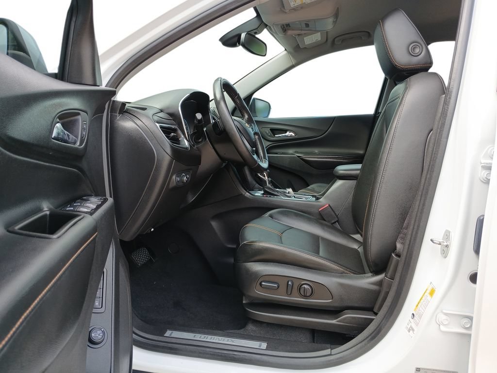Certified Used 2022 Iridescent Pearl Tricoat Chevrolet Premier image 20