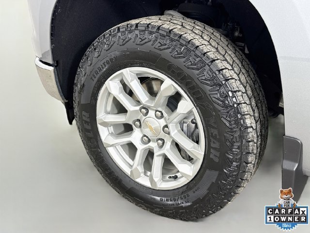 Used 2024 Sterling Gray Metallic Chevrolet LT (2FL) image 32