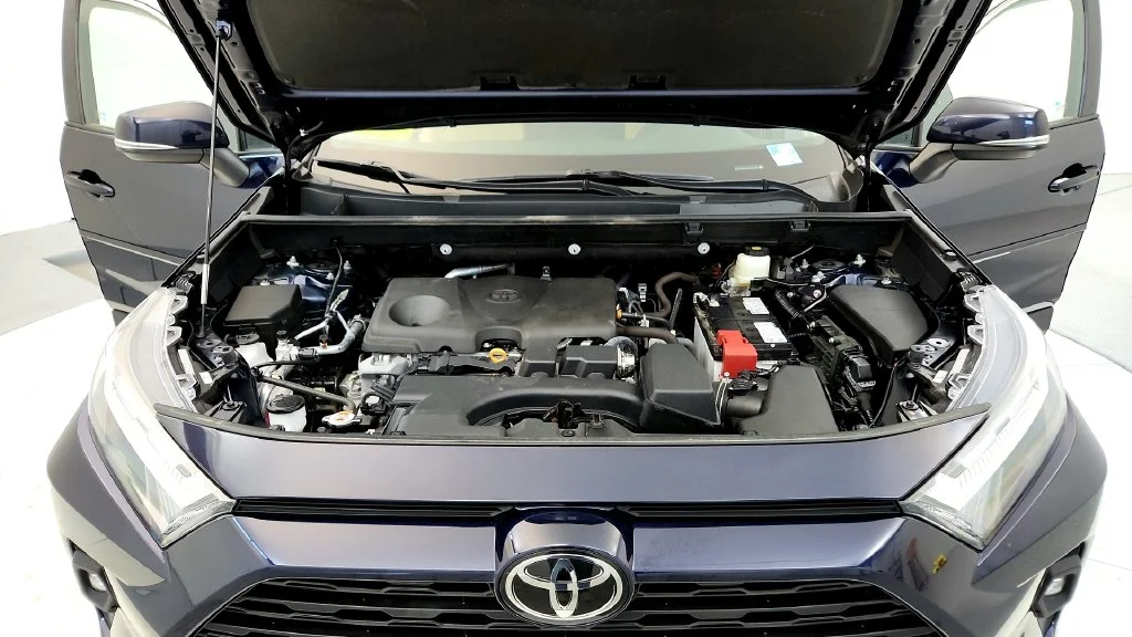 Used 2025 Blue Toyota XLE Premium image 15