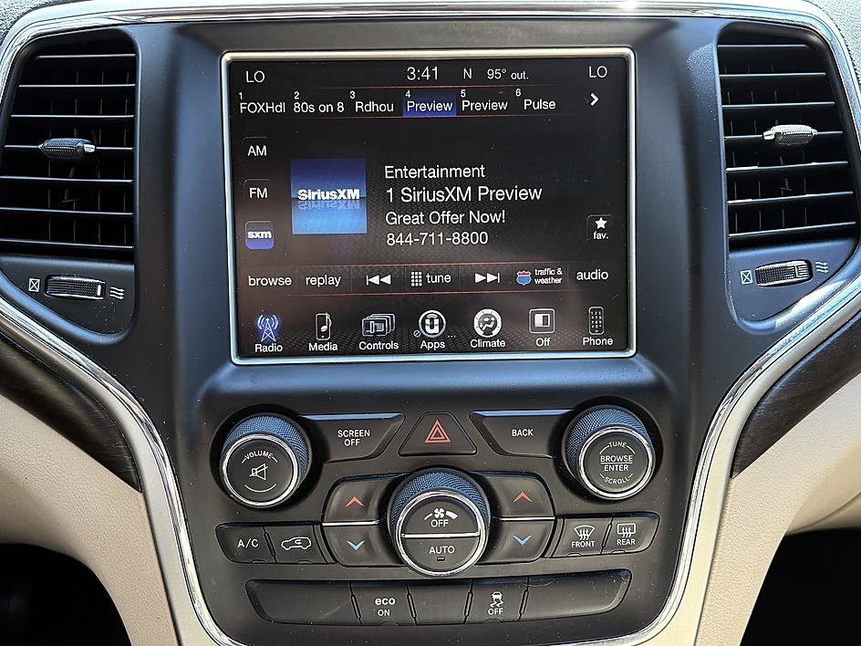 Used 2015 Granite Crystal Metallic Clearcoat Jeep Laredo image 22