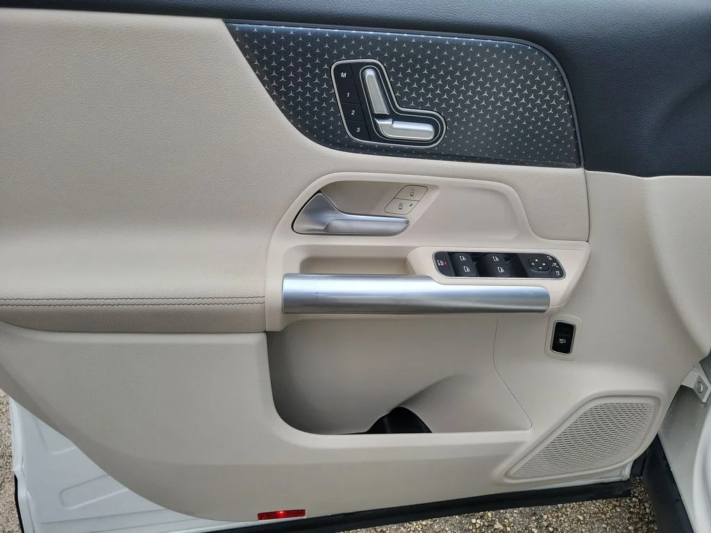 Used 2025 White Mercedes-Benz GLA 250 image 19