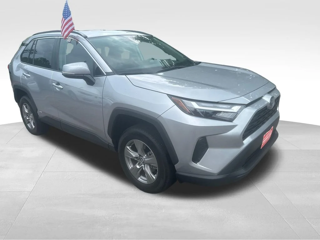 Used 2024 Silver Toyota XLE image 33